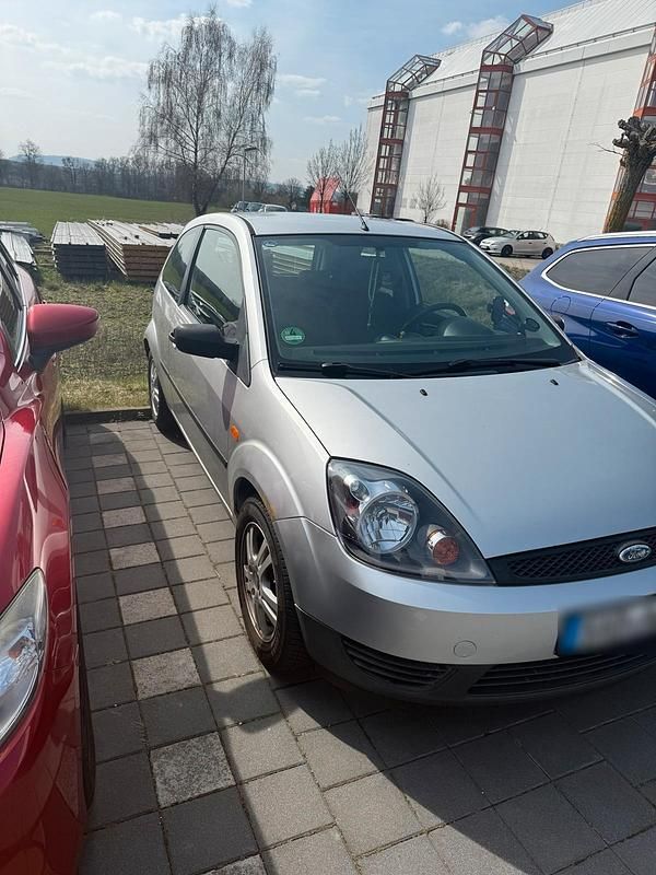 Gebraucht Ford Fiesta Style 75 PS (55 kW) 2004 Grau Kleinwagen
