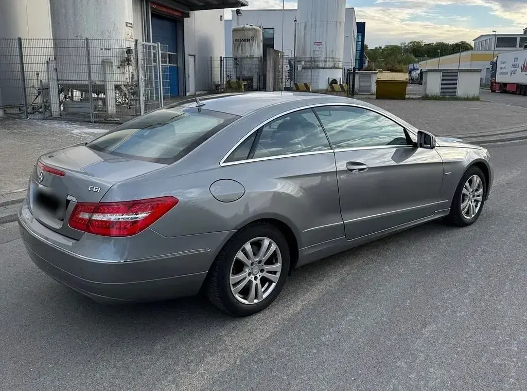 Second-hand Mercedes E200 184 CP (135 kW) 2011 Argintiu Coupe
