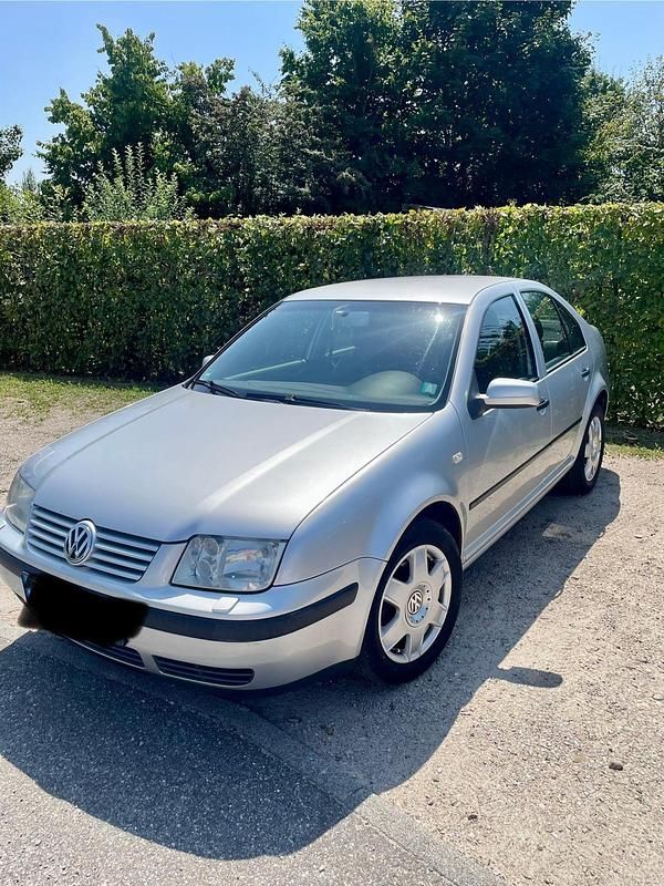Silber Gebraucht 2003 VW Bora Limousine | 2.200 € (Fairer Preis) - Bild 1/4