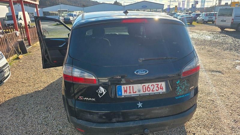 Gebraucht Ford S-MAX Titanium 140 PS (102 kW) 2009 Schwarz Van / Kleinbus