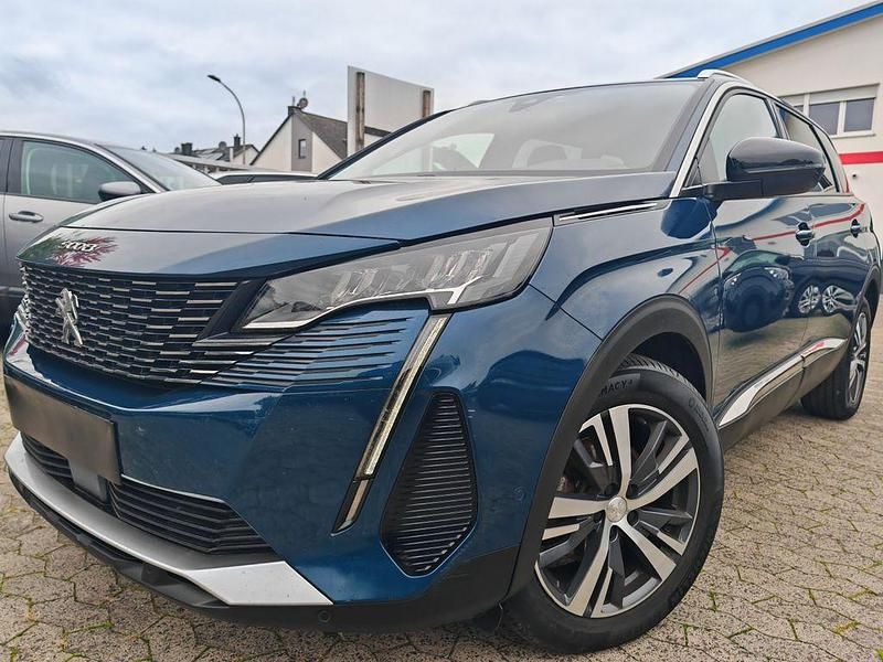 Blau Gebraucht 2022 Peugeot 5008 Allure Van / Kleinbus | 18.445 € (Superpreis) - Bild 1/4