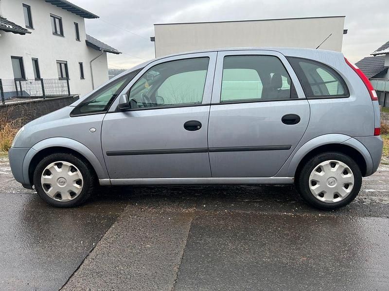 Grau Gebraucht 2004 Opel Meriva Van / Kleinbus | 2.199 € (Fairer Preis) - Bild 1/4
