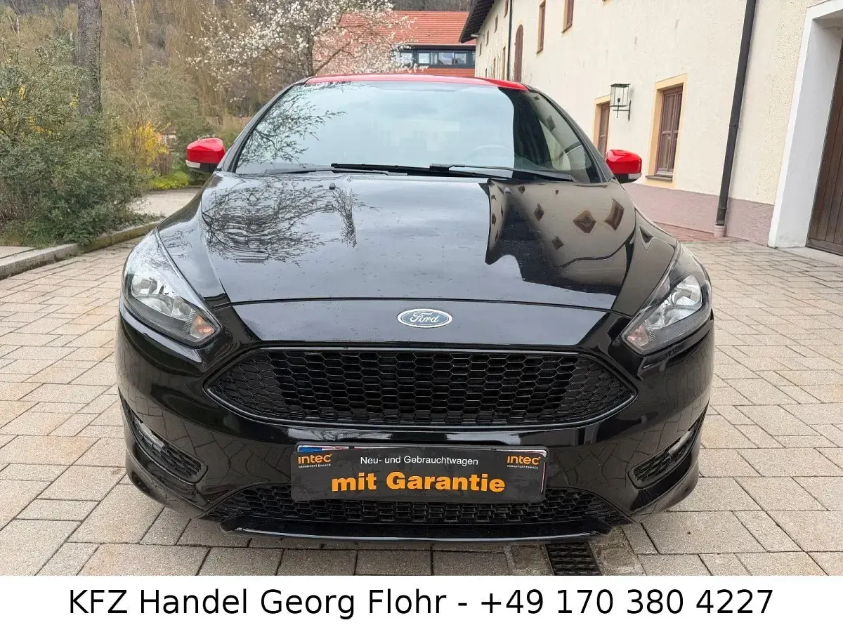 Usado Ford Focus ST-Line 182 CV (133 kW) 2018 Negro Familiar