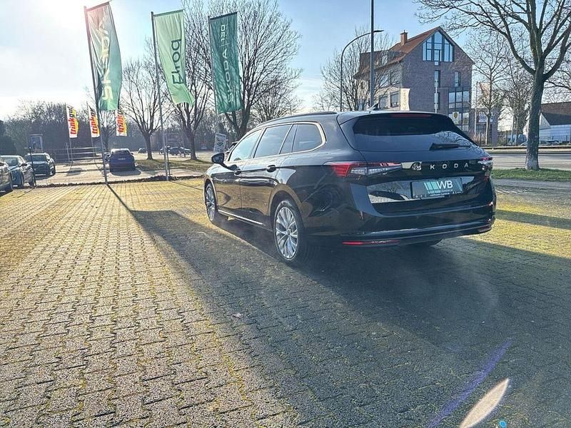 Neu Skoda Superb Selection 150 PS (110 kW) 2026 Schwarz Kombi