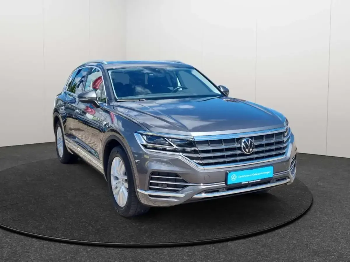 Gebraucht VW Touareg Elegance 286 PS (210 kW) 2023 Grau SUV