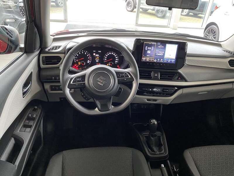 Gebraucht Suzuki Swift Comfort 83 PS (61 kW) 2024 Burning red pearl Kleinwagen