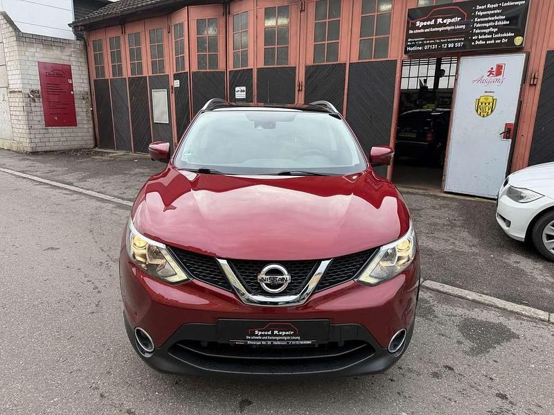 Gebraucht Nissan Qashqai 360º 131 PS (96 kW) 2015 New red (m) SUV