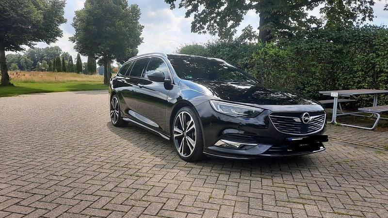 Schwarz Gebraucht 2018 Opel Insignia OPC Kombi | 15.950 € (Etwas zu teuer) - Bild 1/4