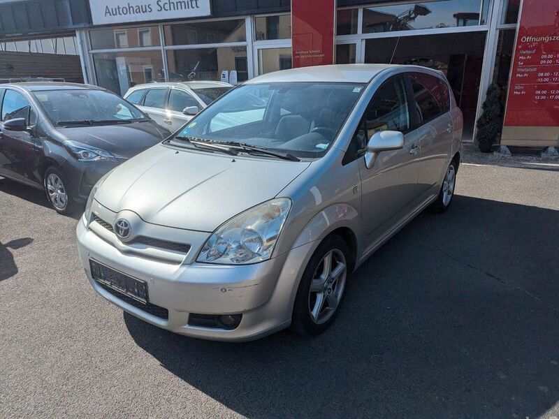 Silber Gebraucht 2006 Toyota Corolla Verso Edition Van / Kleinbus | 2.900 € (Guter Preis) - Bild 1/4