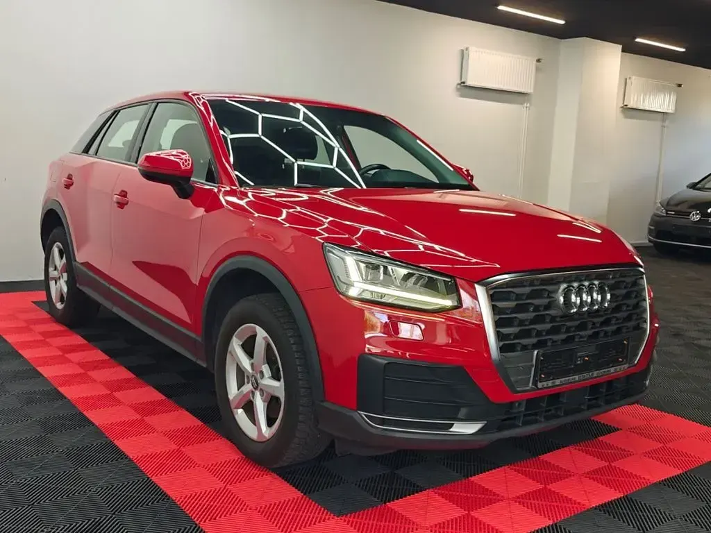 Gebraucht Audi Q2 Basis 150 PS (110 kW) 2020 Rot SUV