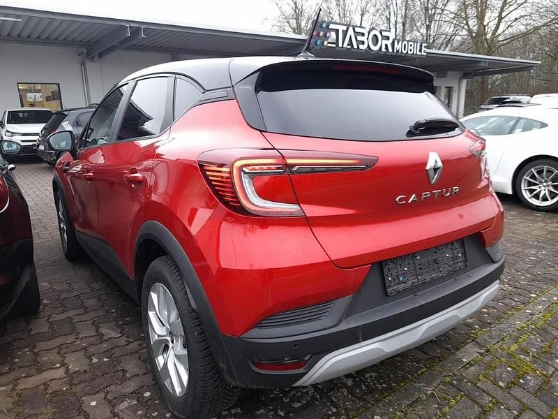 Gebraucht Renault Captur 140 PS (102 kW) 2022 Rot metallic SUV