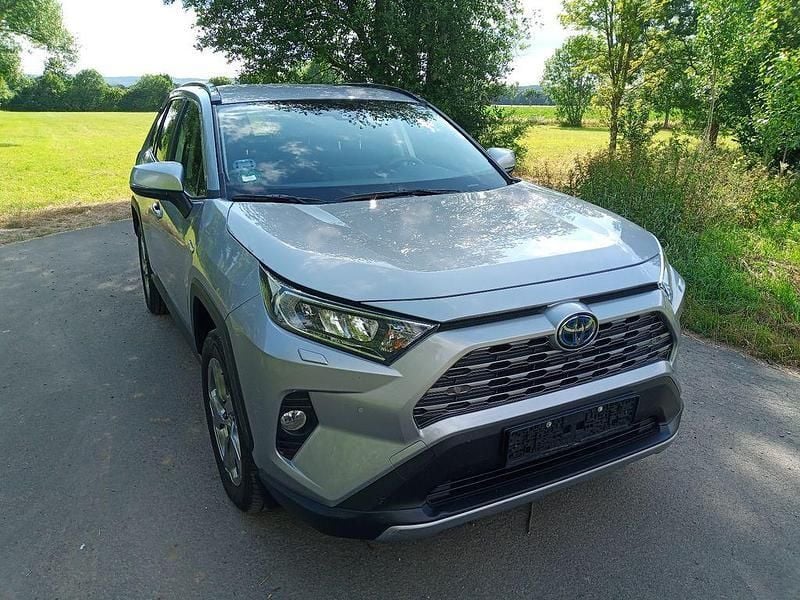 Silber Gebraucht 2019 Toyota RAV4 Hybrid Style SUV | 26.990 € (Superpreis) - Bild 1/4