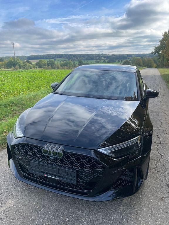 Gebraucht Audi RS3 Ambiente 400 PS (294 kW) 2025 Schwarz Limousine