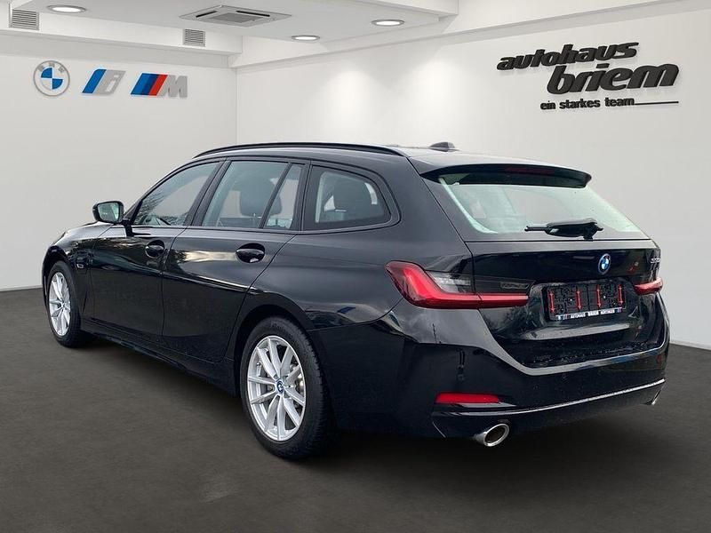 Gebraucht BMW 330e 292 PS (214 kW) 2022 Schwarz ii Kombi