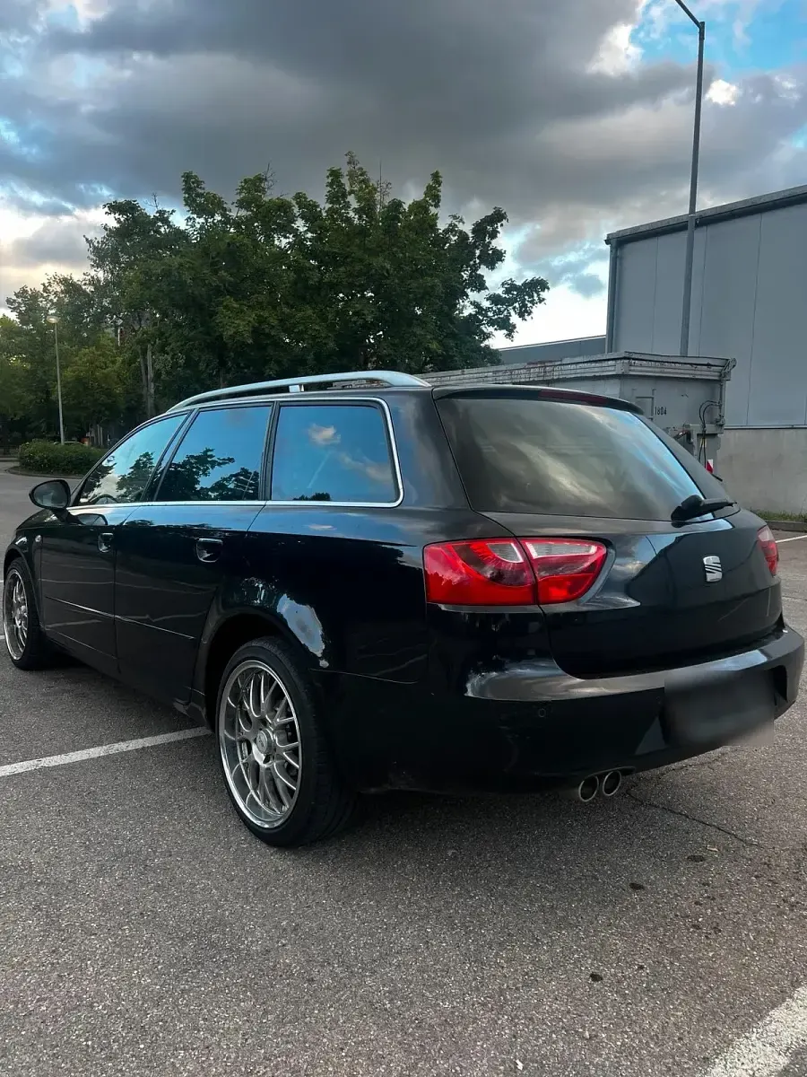 Gebraucht Seat Exeo 143 PS (105 kW) 2011 Schwarz Kombi