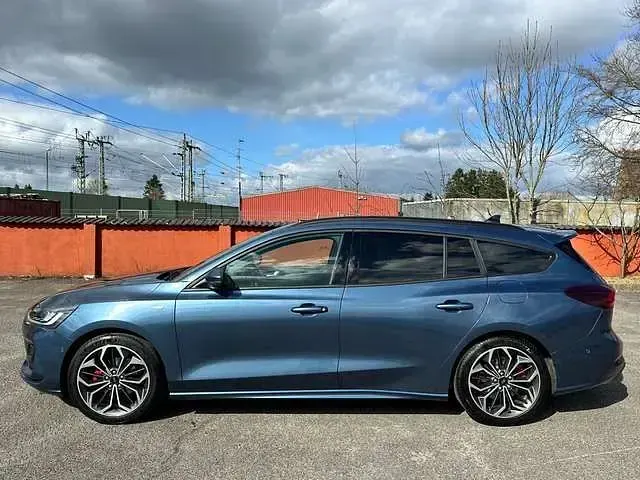 Gebraucht Ford Focus ST-Line X 155 PS (114 kW) 2024 Blau Kombi
