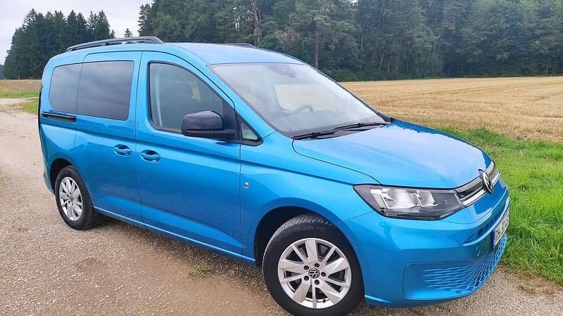 Blau Gebraucht 2022 VW Caddy Life Van / Kleinbus | 27.900 € (Guter Preis) - Bild 1/4