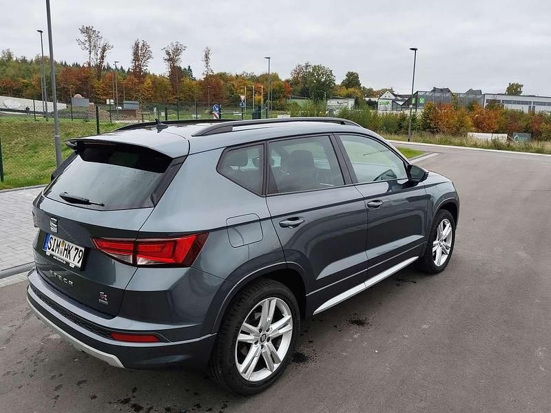 Grau Gebraucht 2019 Seat Ateca 4Drive SUV | 21.500 € - Bild 1/4