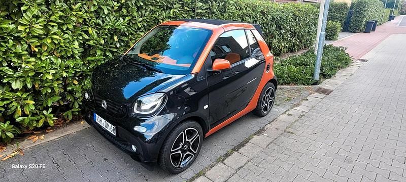 Schwarz Gebraucht 2018 Smart ForTwo Cabrio Cabrio | 11.750 € (Guter Preis) - Bild 1/4