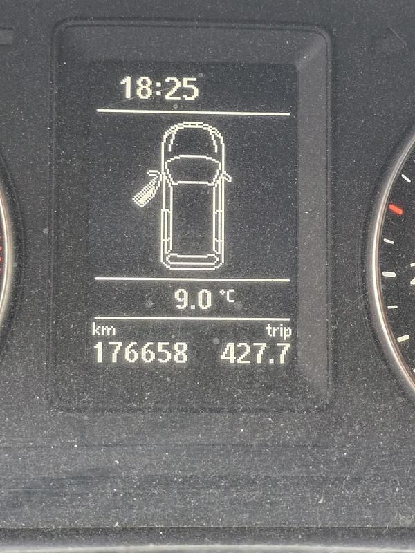 Gebraucht VW Touran 140 PS (102 kW) 2011 Schwarz Van / Kleinbus