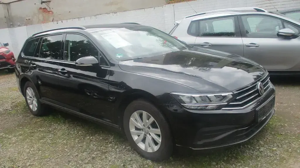 Używany VW Passat 150 KM (110 kW) 2023 Czarny Kombi