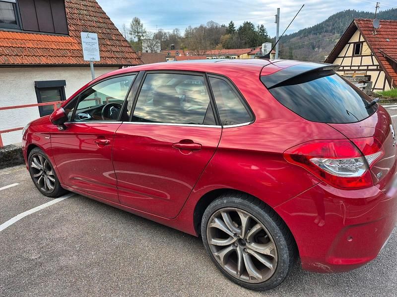 Gebraucht Citroën C4 117 PS (86 kW) 2012 Rot Kleinwagen