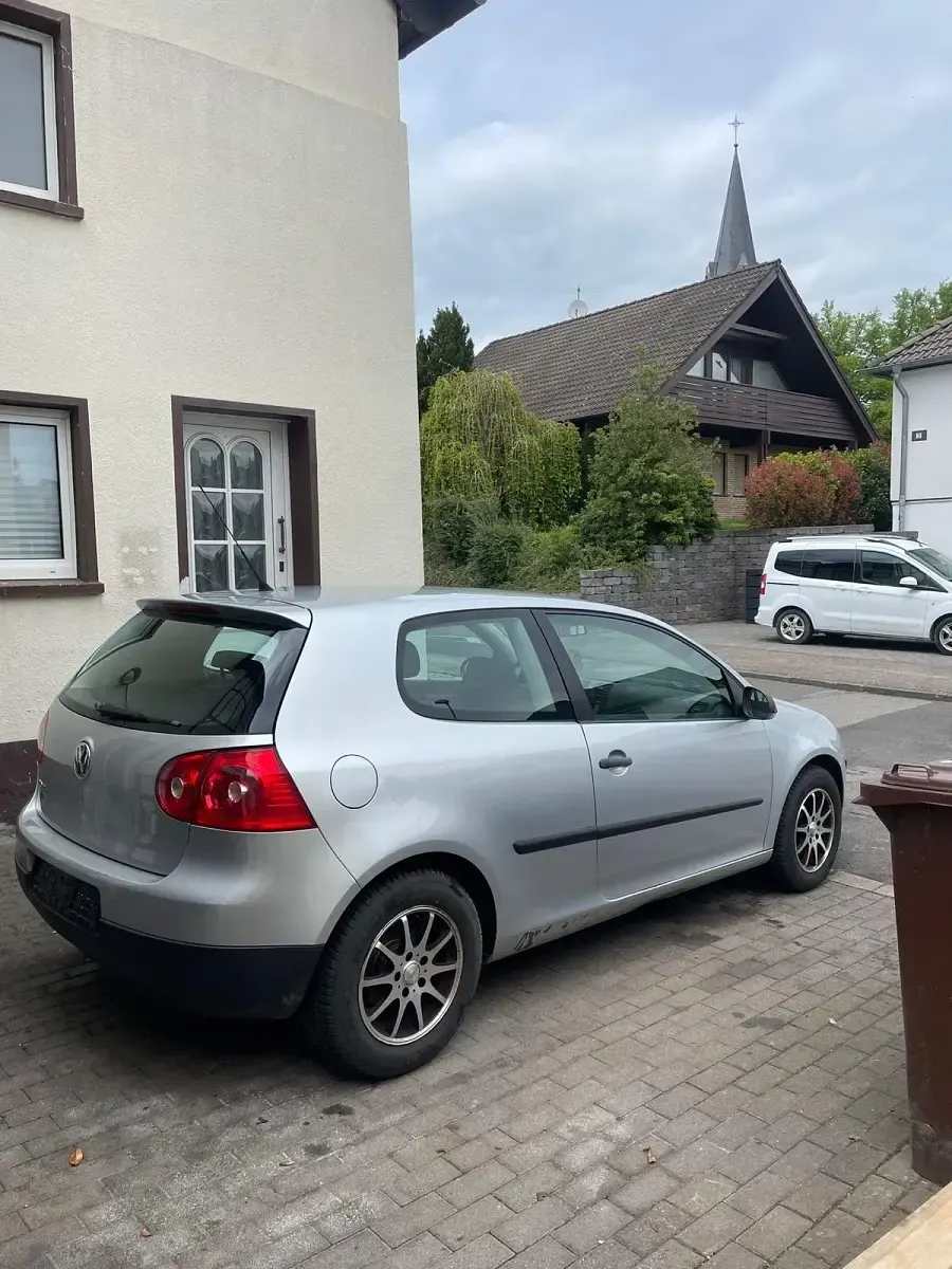 Gebraucht VW Golf V 75 PS (55 kW) 2007 Silber Kleinwagen
