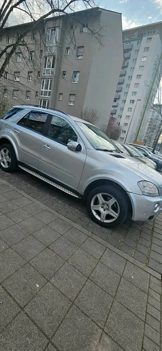 Gebraucht Mercedes 320 224 PS (164 kW) 2007 Silber Limousine