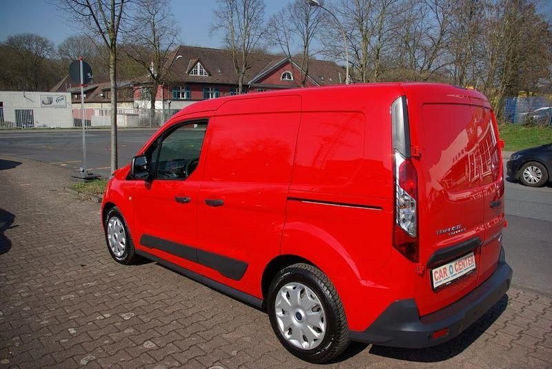 Gebraucht Ford Transit Connect 95 PS (69 kW) 2015 Rot Van / Kleinbus