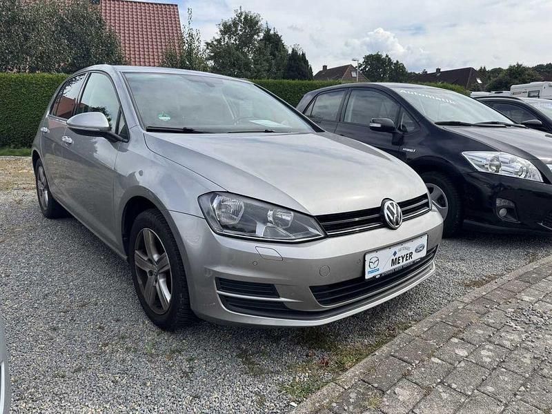 Tungstensilbermetallic Gebraucht 2014 VW Golf VII Comfortline Limousine | 12.490 € (Etwas zu teuer) - Bild 1/3