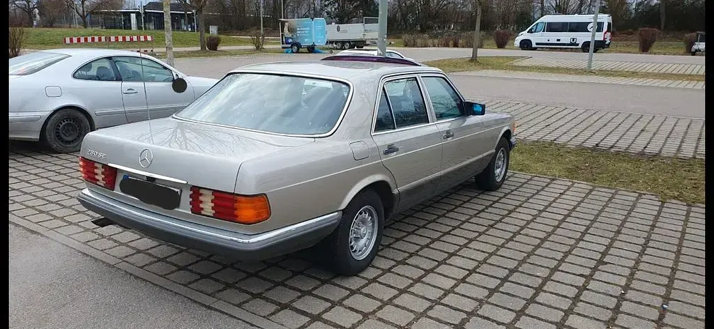 Gebraucht Mercedes 280 185 PS (136 kW) 1985 Beige Limousine