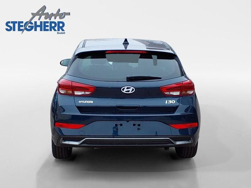 Neu Hyundai i30 Advantage 140 PS (102 kW) 2025 Blau Limousine