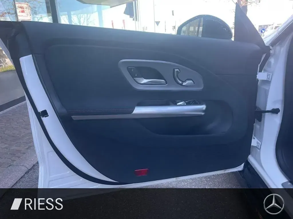 Gebraucht Mercedes CLA200 AMG 184 PS (135 kW) 2026 Unilack polarweiß uni Coupé