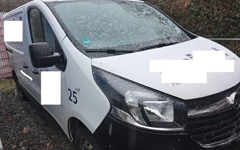 Weiß Gebraucht 2016 Opel Vivaro Van / Kleinbus | 5.000 € - Bild 1/4