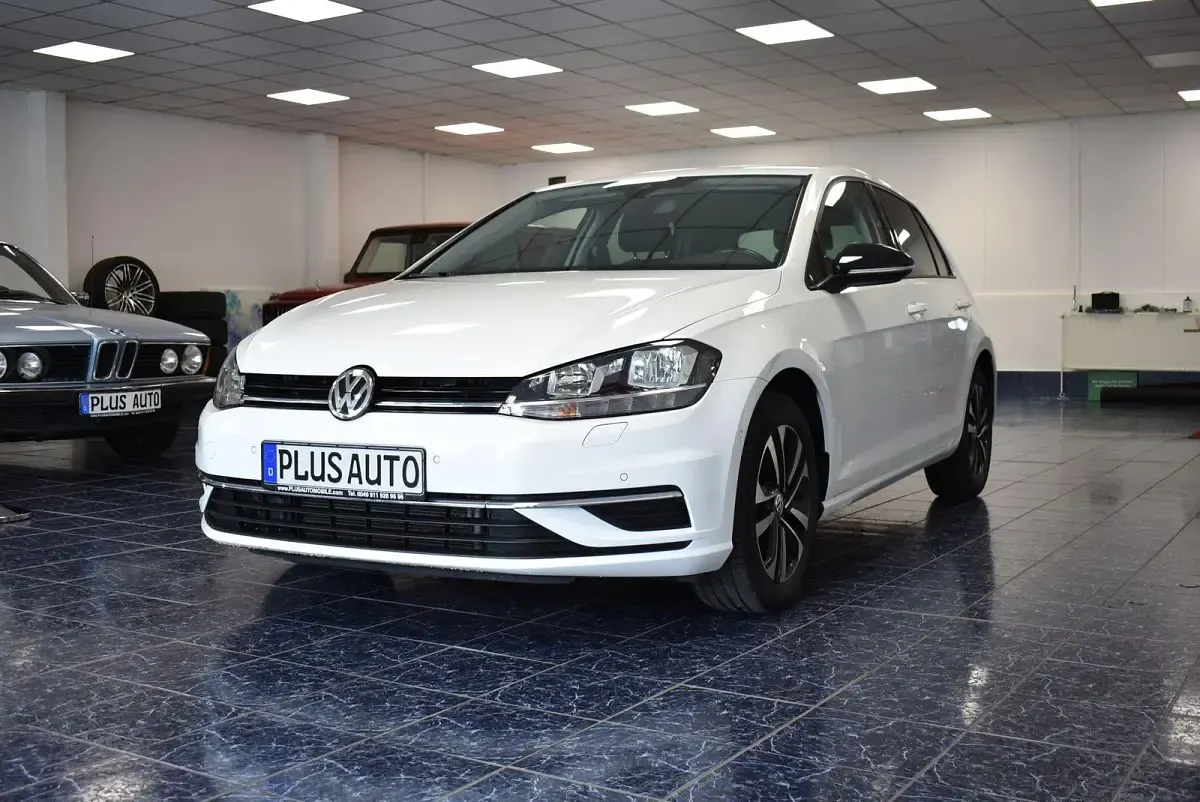 Gebraucht VW Golf VII IQ Drive 116 PS (85 kW) 2019 Weiß Limousine