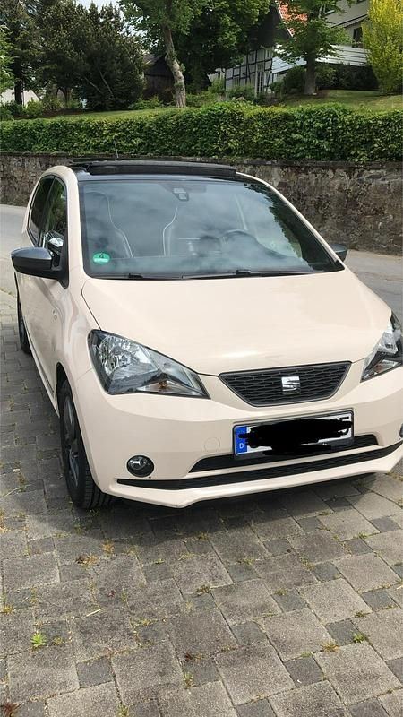 Beige Gebraucht 2014 Seat Mii Kleinwagen | 6.490 € (Etwas zu teuer) - Bild 1/4