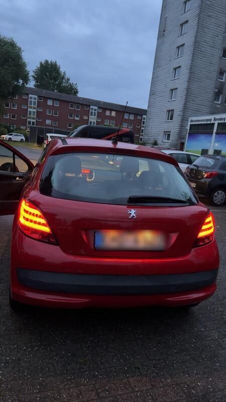 Rot Gebraucht 2007 Peugeot 207 Kleinwagen | 700 € (Superpreis) - Bild 1/4