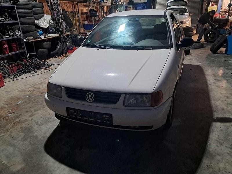 Other Gebraucht 1998 VW Polo Limousine | 900 € (Guter Preis) - Bild 1/4