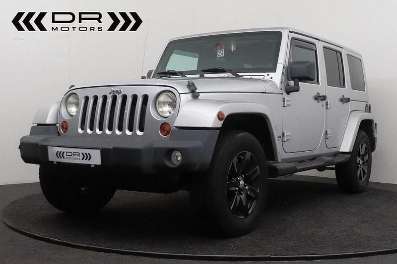 Silber Gebraucht 2011 Jeep Wrangler Unlimited SUV | 19.995 € (Etwas zu teuer) - Bild 1/4