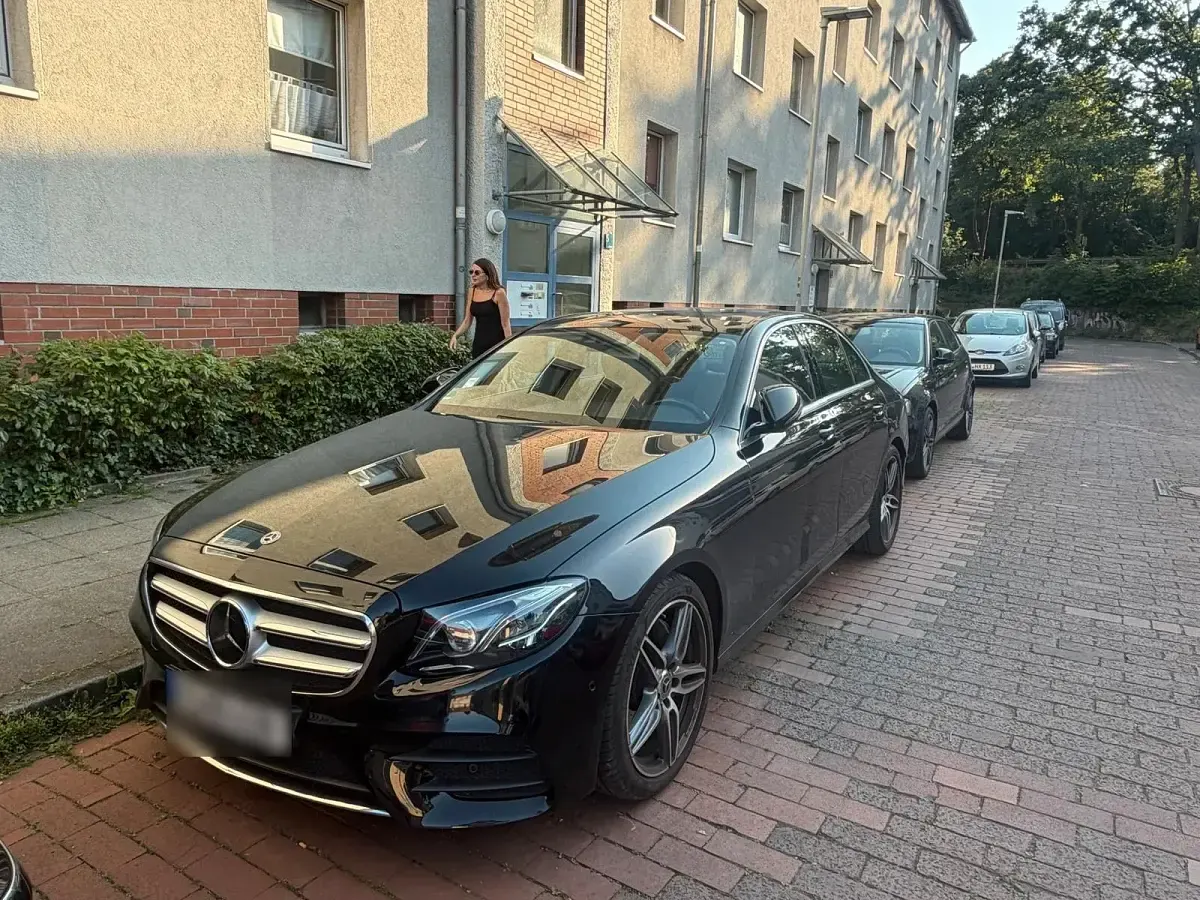 Gebraucht Mercedes E250 211 PS (155 kW) 2018 Schwarz Limousine