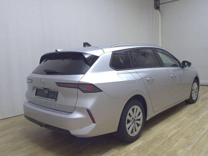 Gebraucht Opel Astra Elegance 131 PS (96 kW) 2024 Grau/typ aussenverkleidung met Kombi