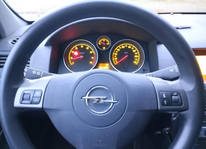 Gebraucht Opel Astra Edition 90 PS (66 kW) 2006 Limousine