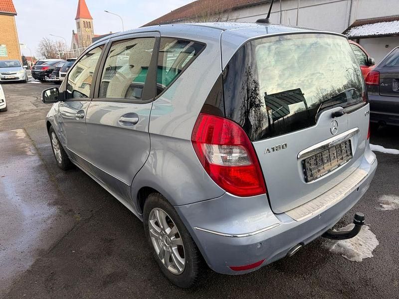 Gebraucht Mercedes A180 109 PS (80 kW) 2008 Blau Limousine