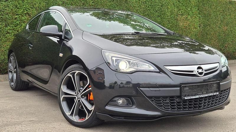 Schwarz Gebraucht 2012 Opel Astra GTC Limousine | 6.500 € - Bild 1/4