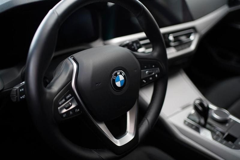 Gebraucht BMW 320 Advantage 190 PS (139 kW) 2021 Weiß Limousine