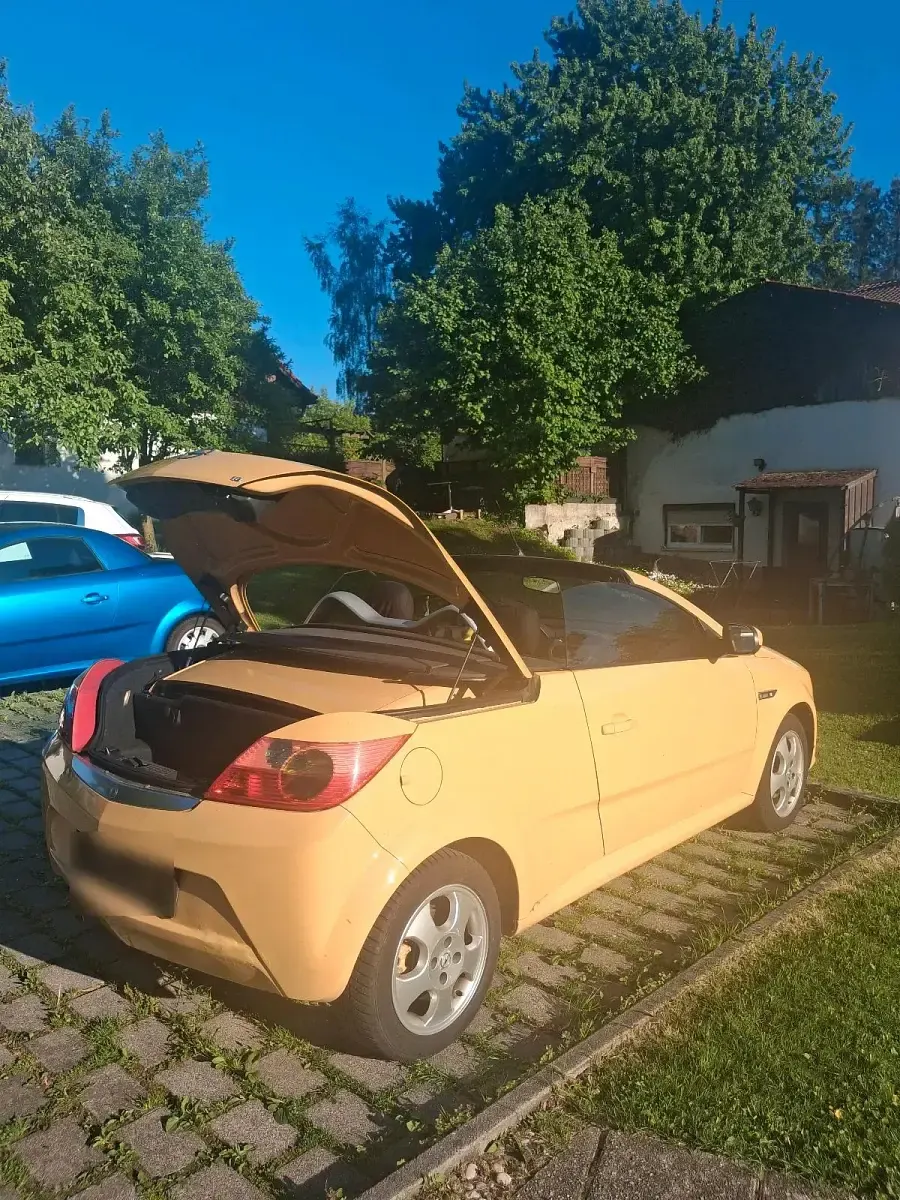 Gebraucht Opel Tigra 125 PS (91 kW) 2004 Gelb Cabrio