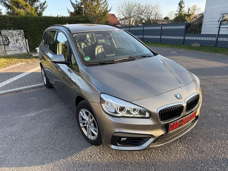 Gebraucht BMW 218 150 PS (110 kW) 2015 Platinsilber Van / Kleinbus