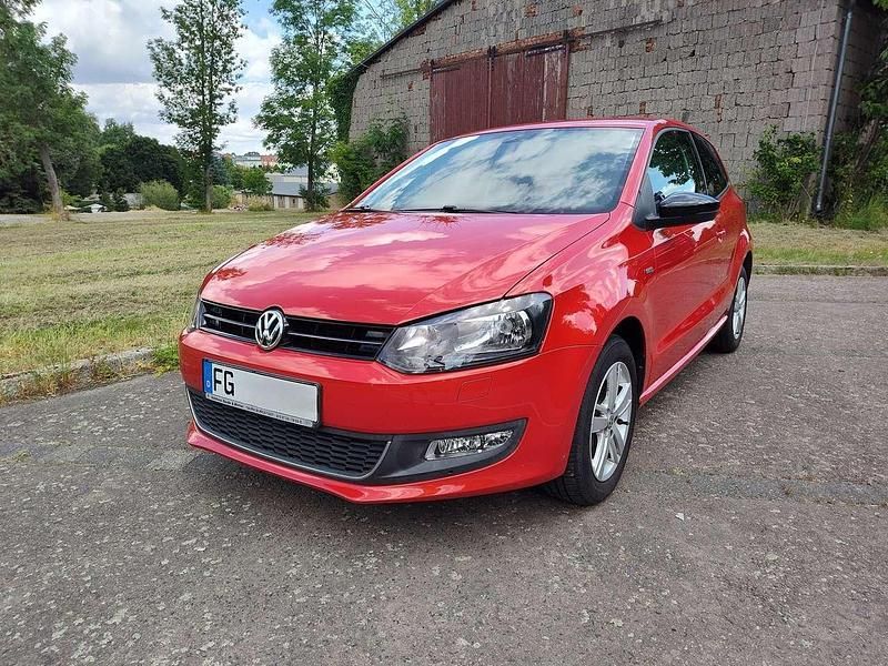 Orange Gebraucht 2012 VW Polo Match Limousine | 5.500 € (Guter Preis) - Bild 1/4