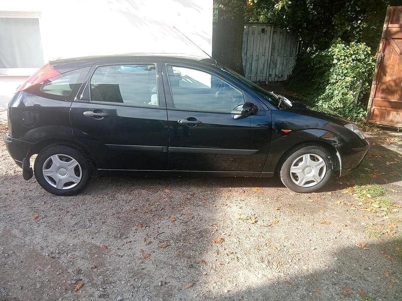 Schwarz Gebraucht 2002 Ford Focus Coupé | 1.400 € (Fairer Preis) - Bild 1/4