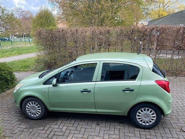Gebraucht Opel Corsa 80 PS (58 kW) 2009 Grün Kleinwagen